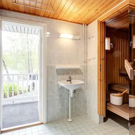 Kesaetie - Lakeside Paradise