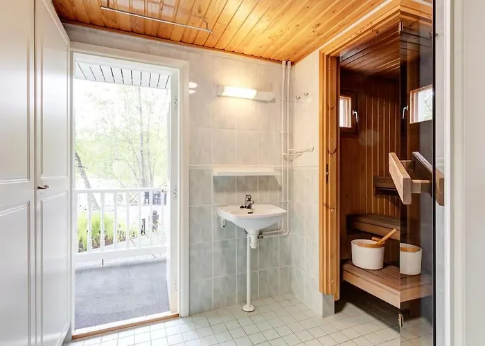 Kesaetie - Lakeside Paradise