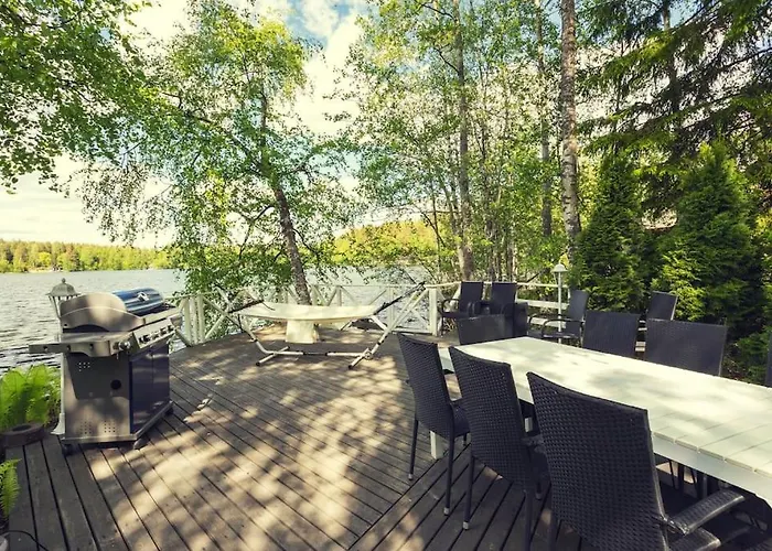 Kesaetie - Lakeside Paradise * Nurmijarvi