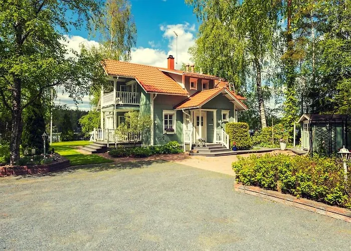 Kesaetie - Lakeside Paradise * Nurmijarvi