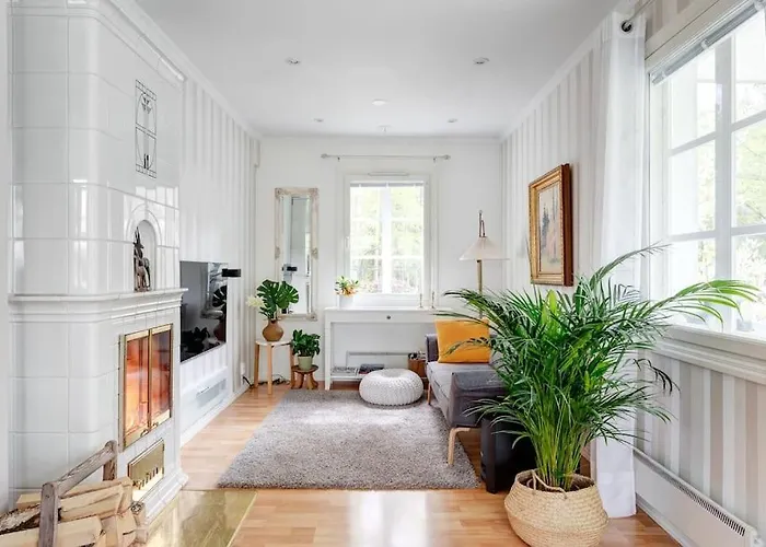 Kesaetie - Lakeside Paradise * Nurmijarvi