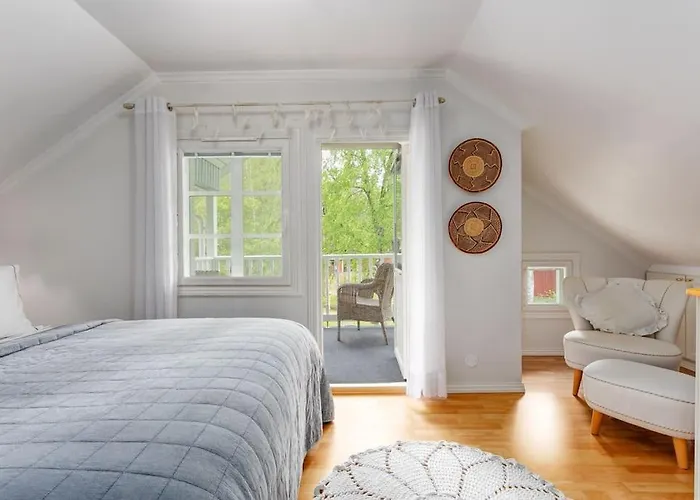 Kesaetie - Lakeside Paradise Вилла