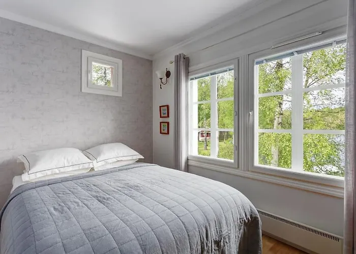 Kesaetie - Lakeside Paradise * Nurmijarvi